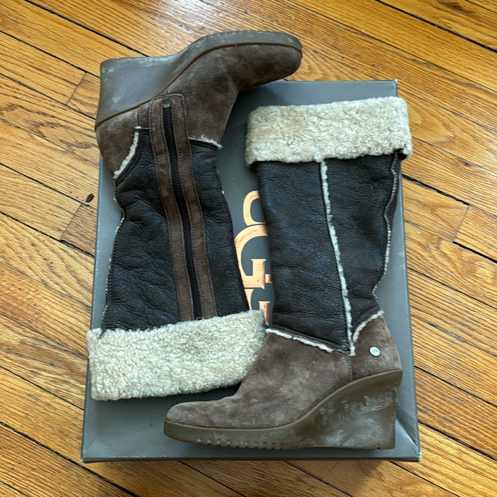 Women Sandra boot by Ugg in Antique Dark Chocolate